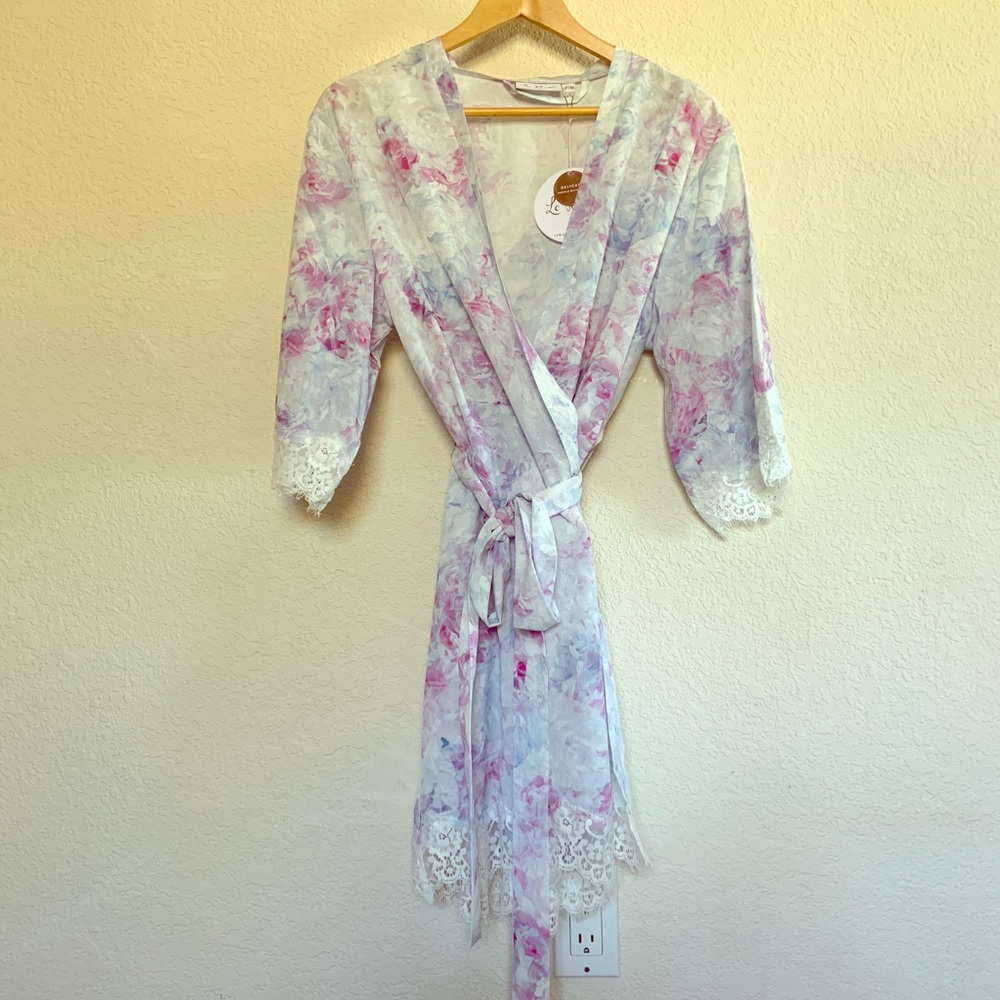 NWT Le Rose Kimono Watercolor Robe